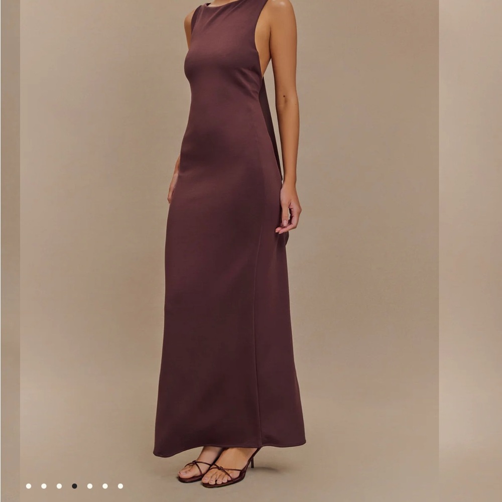 Elegant Cross-Back Brown Evening Dress - Picture 5 of 7